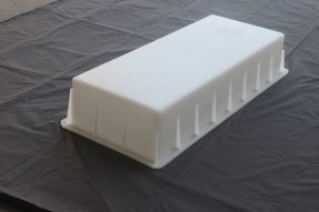 為什么預(yù)制路緣石模具要采用加強筋設(shè)計？